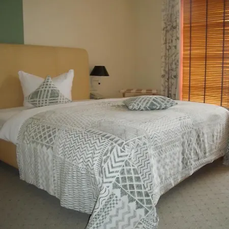 Arte Готель Шверін