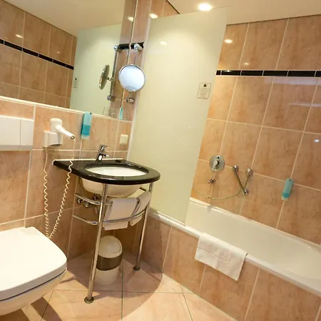 Arte Готель Шверін