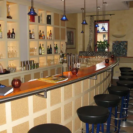 Arte Готель Шверін